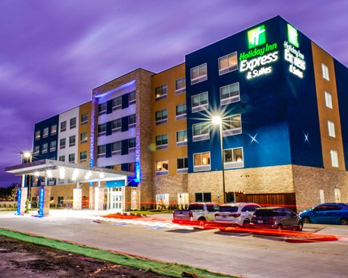 HOLIDAY INN EXPRESS & SUITES DALLAS MARKET CTR - LOVE FIELD, AN IHG ...