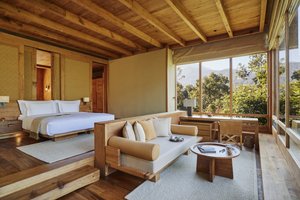 Room & Suite