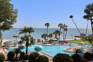 Pool & Beach