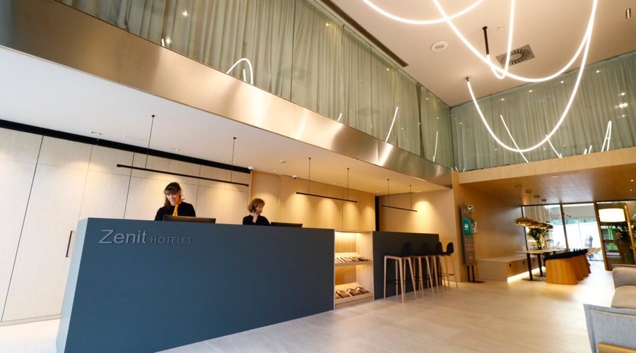 Recepción Hotel Zenit Bilbao