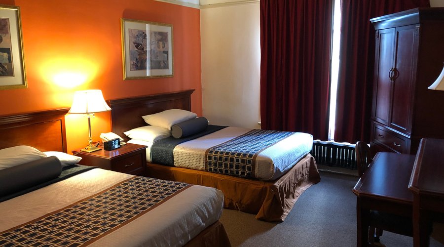 Guest room