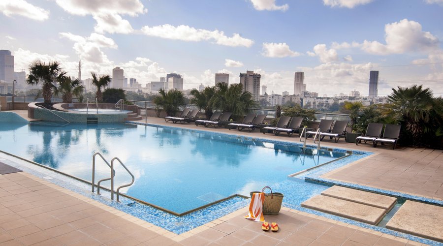 Leonardo City Tower Pool