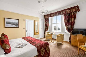 Room & Suite
