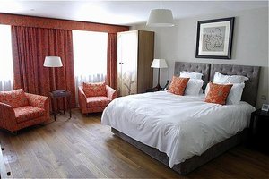 Room & Suite