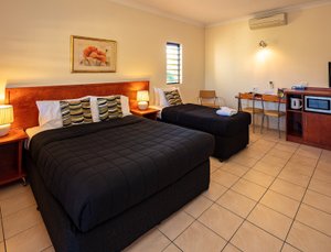 Room & Suite