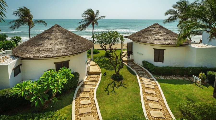 Beachfront Pool Residence Exterior