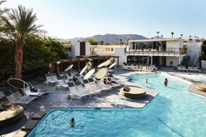 Pool & Beach