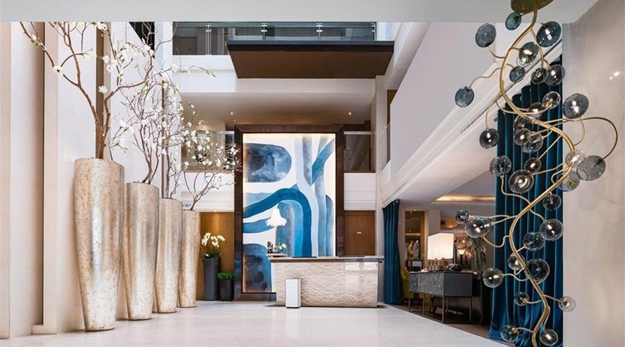 Lobby Lounge I