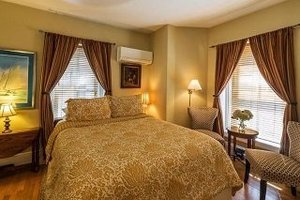 Room & Suite