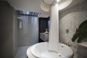 Room & Suite