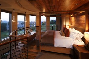 Room & Suite