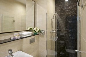 Room & Suite