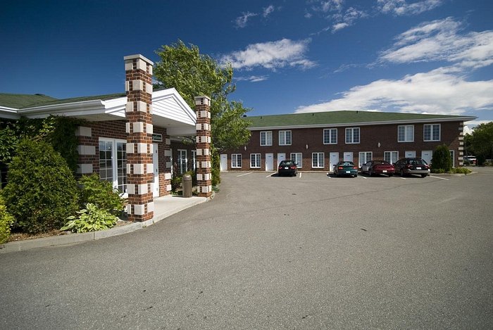 HOTEL MARINEAU SHAWINIGAN / #CanadaDo / Best Places to Stay in Shawinigan