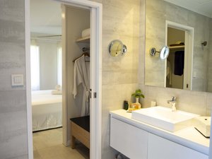 Room & Suite