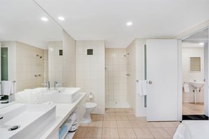 Room & Suite