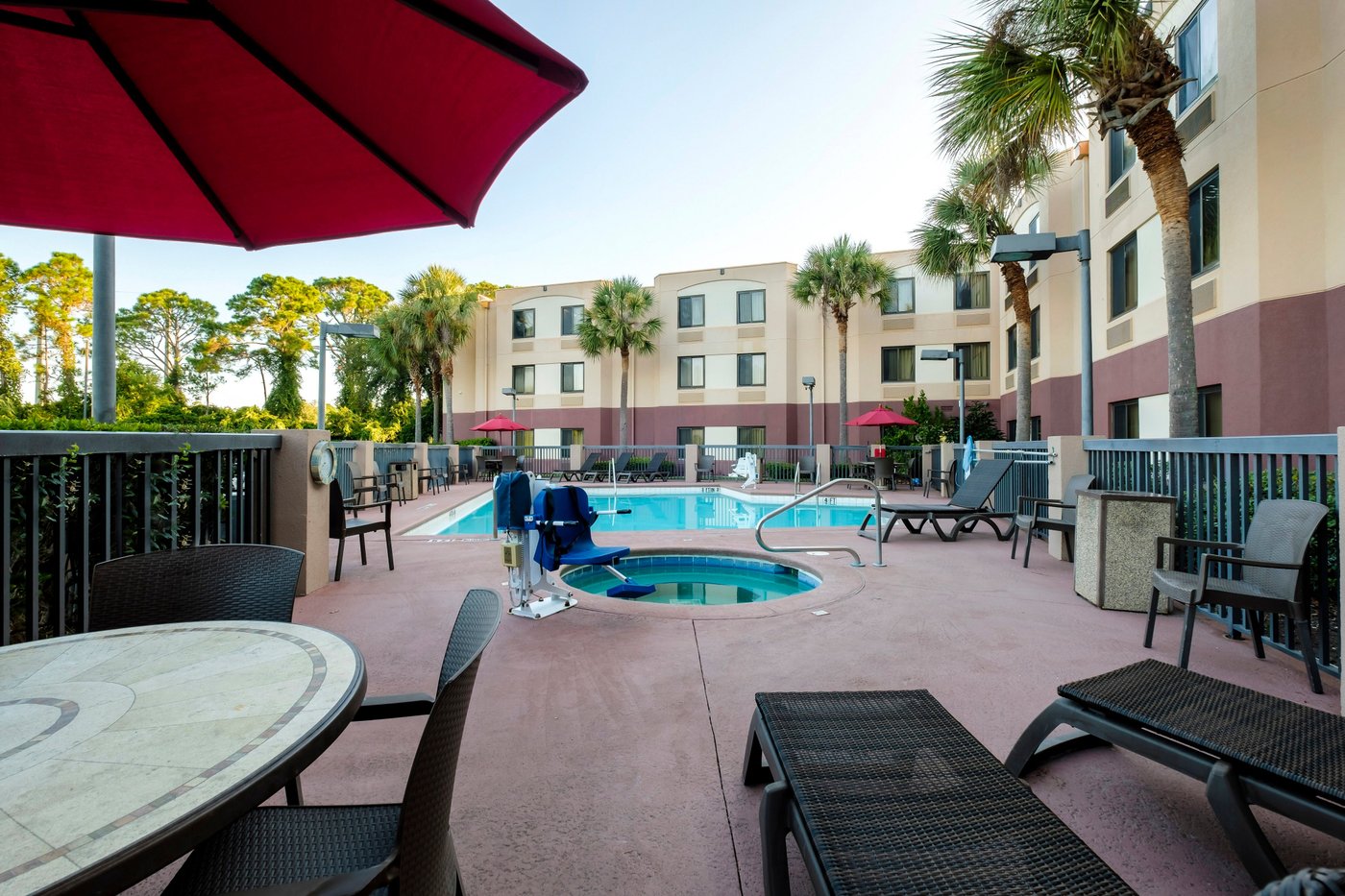 Red Roof PLUS+ Palm Coast Pool: Pictures & Reviews - Tripadvisor