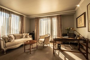 Room & Suite