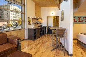 Room & Suite