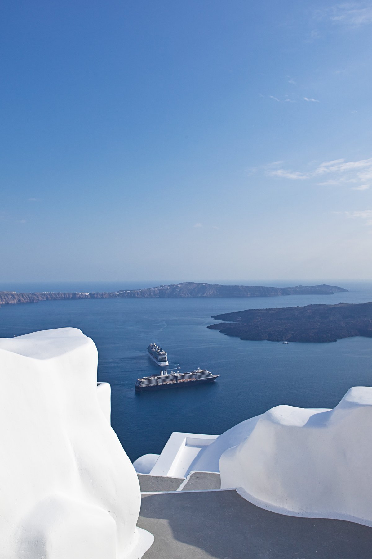 Discovering the Splendor of Iconic Santorini - A Review of Impressive Imerovigli