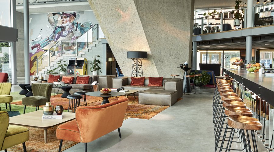 Lounge Bar
