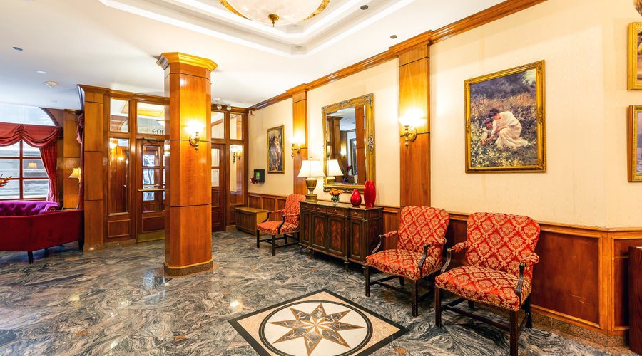 The lobby of Hotel St. James.