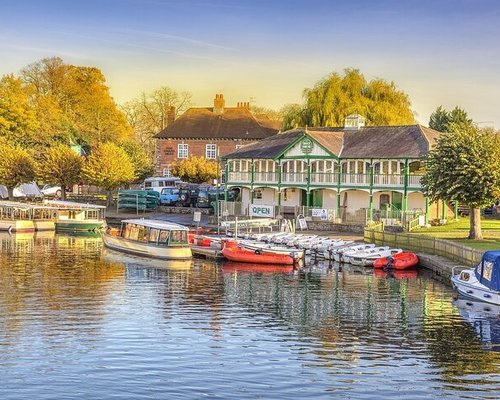 10 Enchanting Day Trips Just a Stone's Throw Away from London - Stratford-upon-Avon