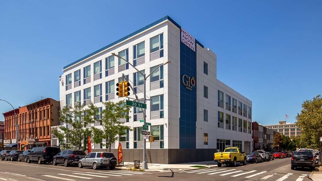 GLo Best Western Brooklyn Nyc Parking: Pictures & Reviews - Tripadvisor