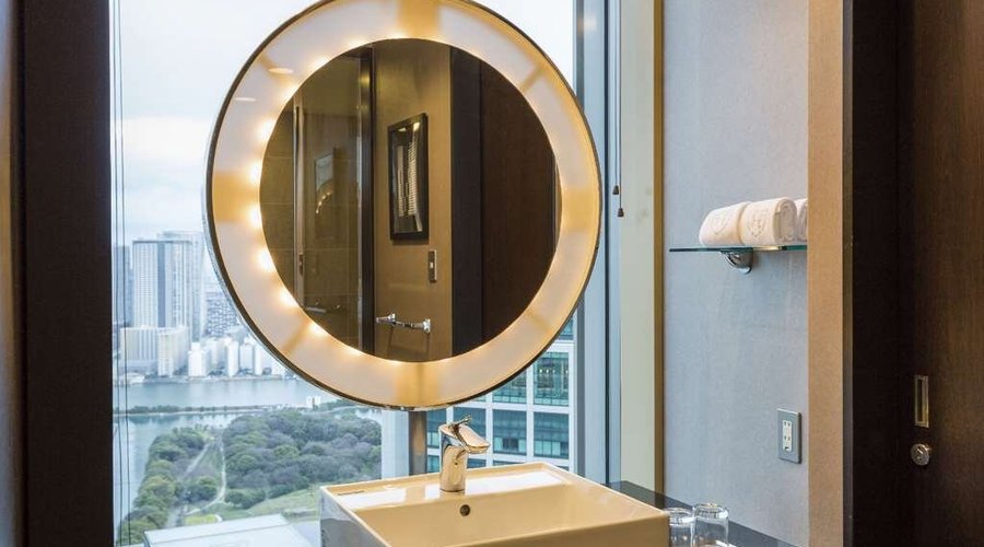 Junior Suite bathroom