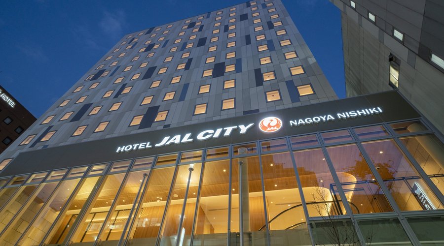 Hotel exterior - Evening