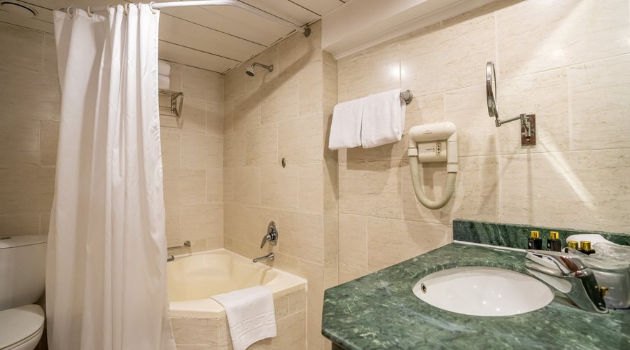 Room Toilet 