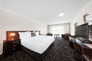 Room & Suite