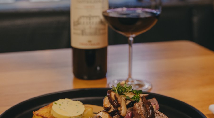 The perfect Scotch & Chianti