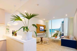 Room & Suite