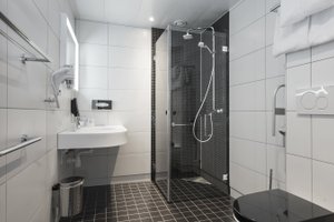 Room & Suite
