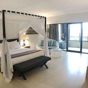 DELUXE SEA VIEW
