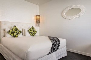 Room & Suite