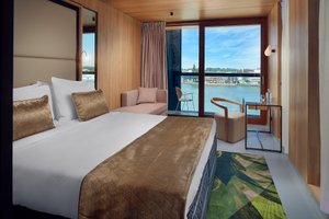 Room & Suite