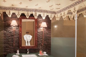 Room & Suite