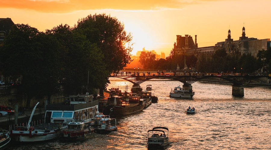 Seine River Louvre