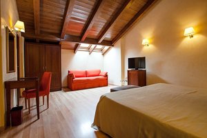 Room & Suite