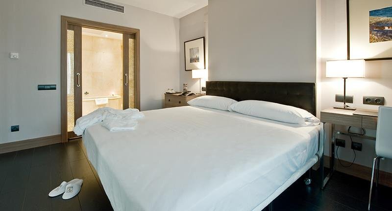 644567 Guest Room