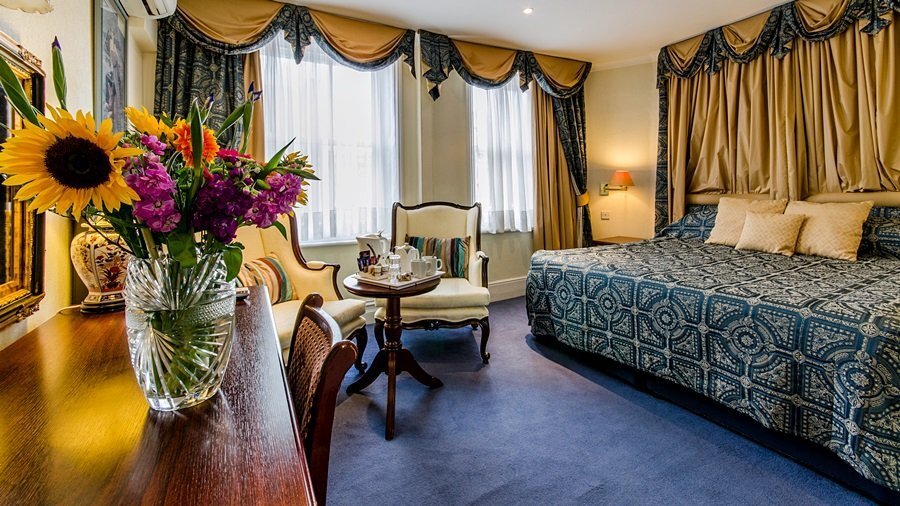 614588 Guest Room