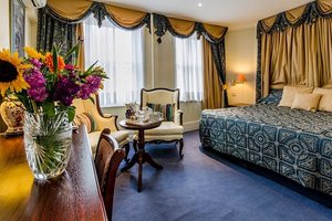 Room & Suite