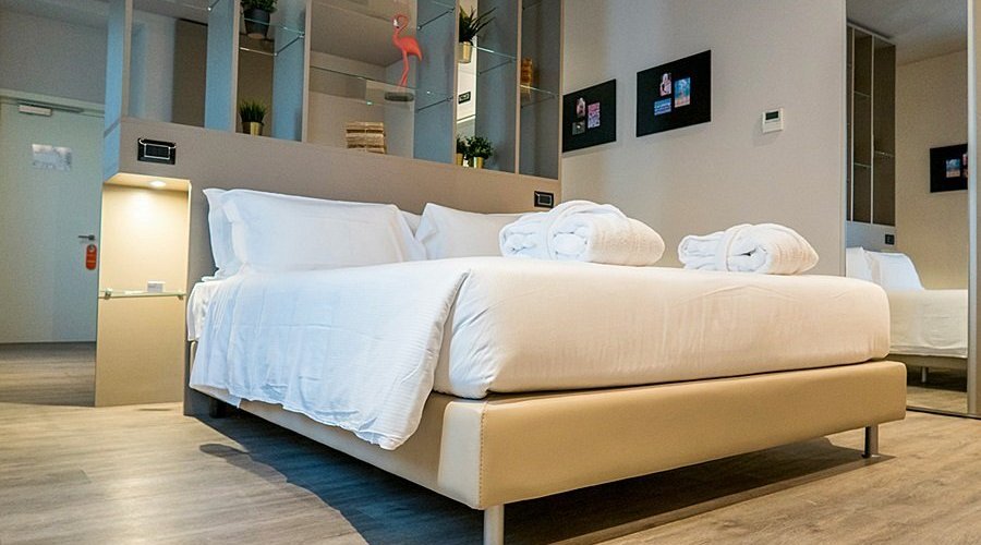571066 Guest Room