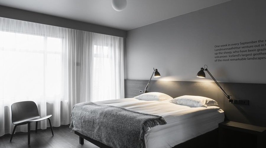 B86398 Guest Room