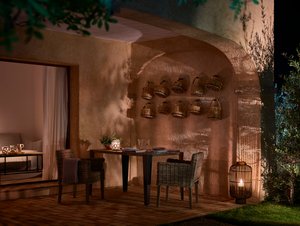 Room & Suite