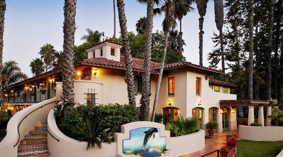 Inn By The Harbor Exterior