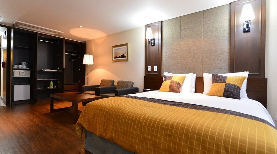 City View Jr. Suite