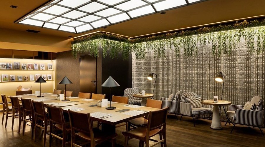 C73D22 Restaurant