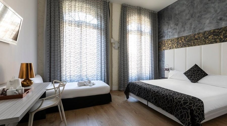 C73D30 Guest Room